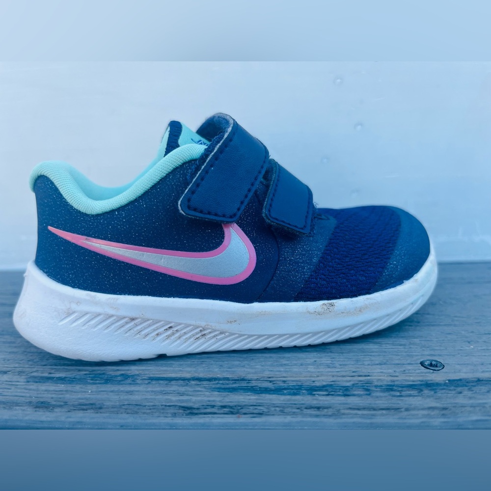 Nike - girls size 6C - dark blue